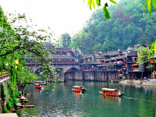 湖南張家界自由行費用_湖南張家界旅游報團價格_2021年湖南張家界旅游團報價