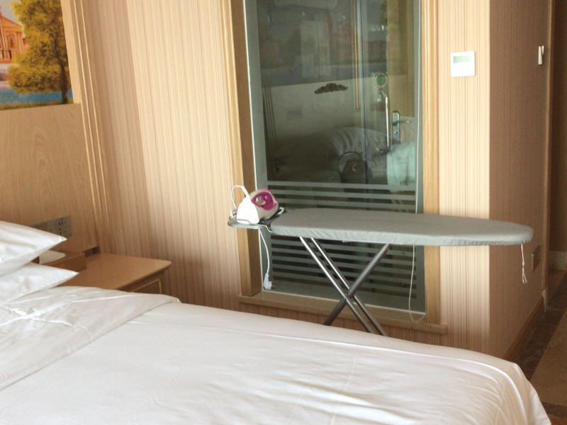 hotelPic