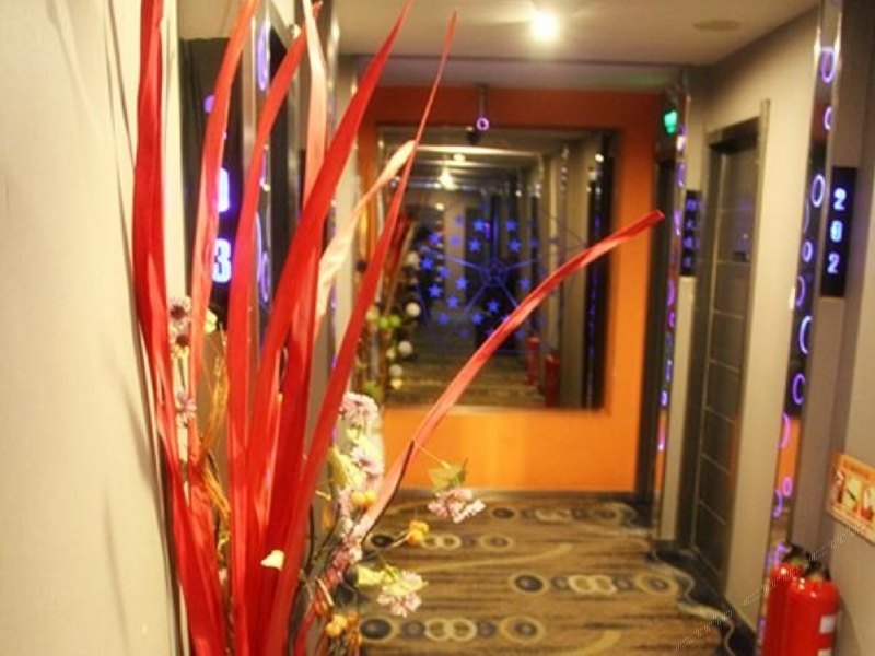 hotelPic