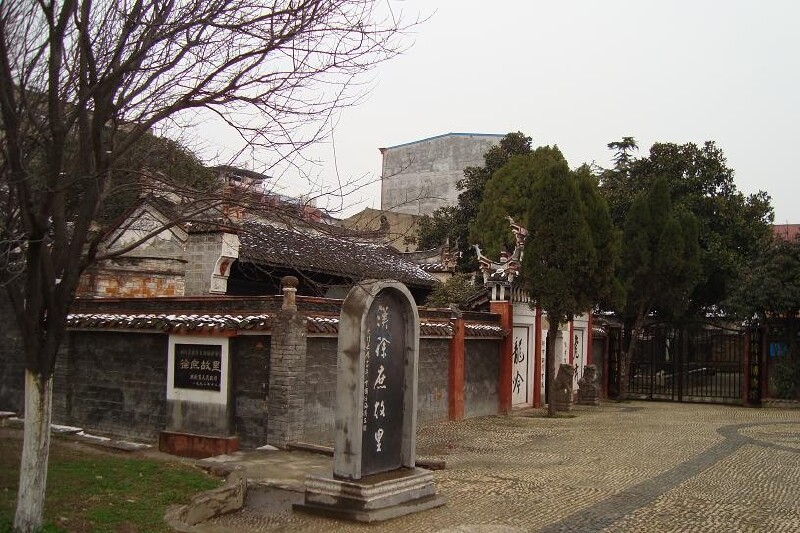 在南漳县单家庄.庙建于清1796年,坐北朝南,前后两院,皆具古雅风貌.
