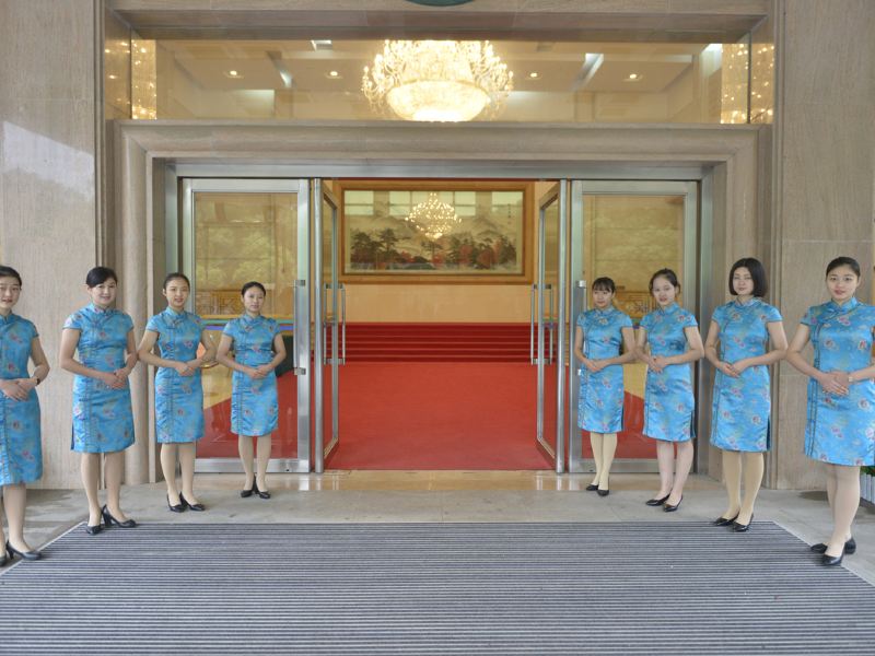 hotelPic