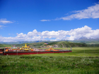 去稻城亞丁游怎么省錢_報團(tuán)去稻城亞丁多少錢_稻城亞丁旅游團(tuán)