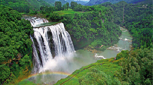 贵州梵净山黄果树瀑布镇远古镇青龙洞西江苗寨