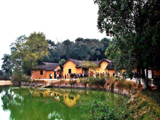 湖南鳳凰古城旅游要多少錢2021_湖南鳳凰古城旅游團_湖南鳳凰古城旅游組團