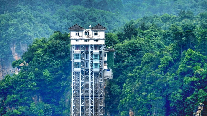 所以要是已经坐过百龙天梯的朋友,不如把坐电梯的钱省下来,一起包个车