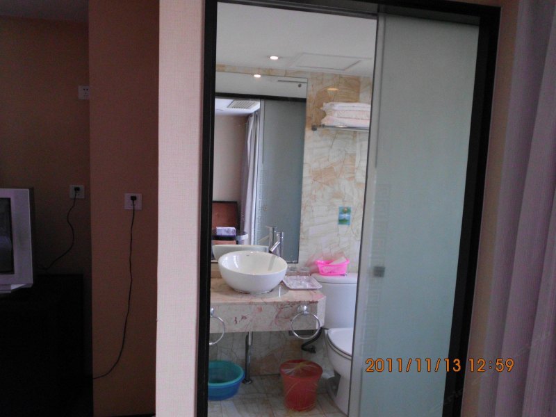 hotelPic