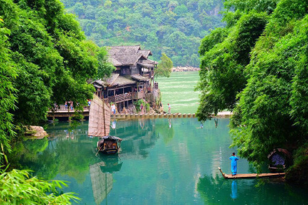 <美国维多利亚游轮+重庆+三峡+宜昌5日游>暑期2大惠1小，阳台江景房，多含重庆8人小团/四星住1晚，登船小天鹅火锅，24H接送机（当地参）