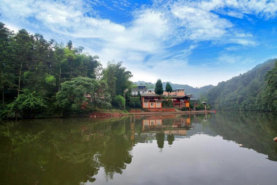重庆四面山鑫隆山庄