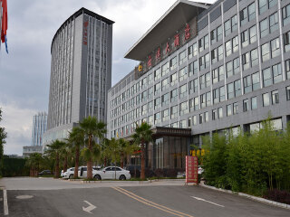 腾冲跟团游与自由行_去腾冲旅游价格_跟团去腾冲旅行