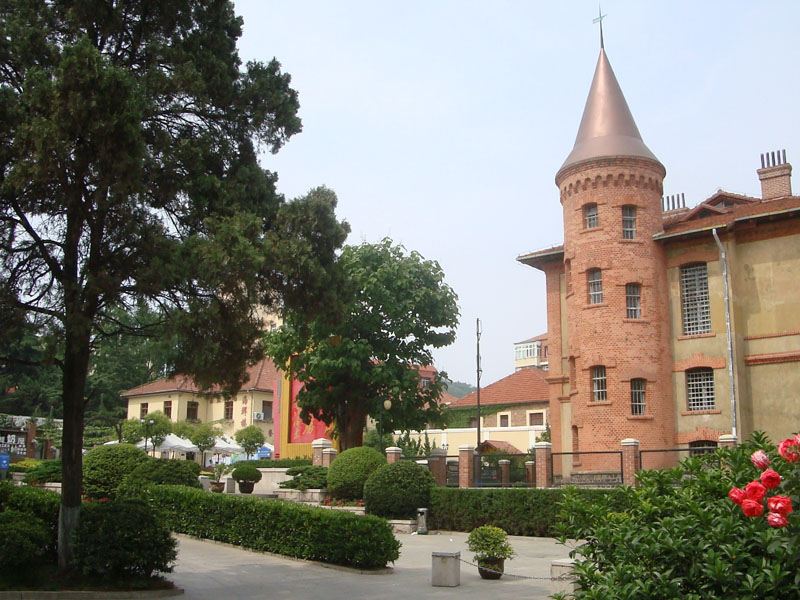 青岛海龙古堡酒店