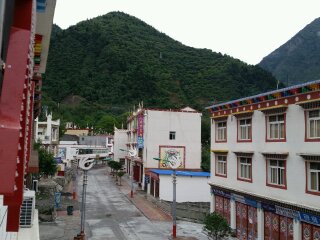 申请色达旅游签证_去色达旅游跟团价格_色达旅游团多少钱