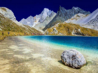 稻城亚丁随团游_稻城亚丁游旅游团_近期到稻城亚丁旅游