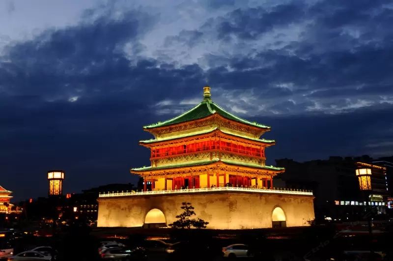西安钟楼汉秦公寓酒店