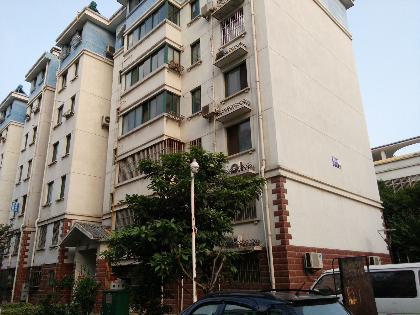 若比邻连锁求职公寓(南京大树根店)