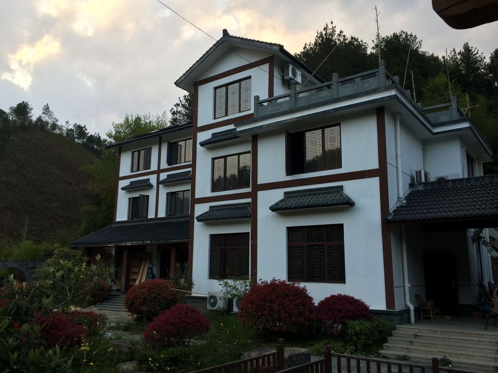 杭州颐泉山房民宿