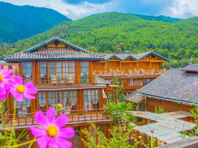 泸沽湖次第花开客栈