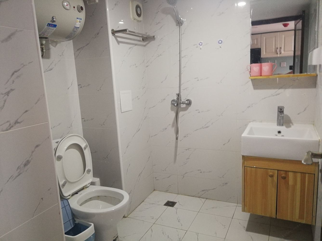 阳光一室一厅套房