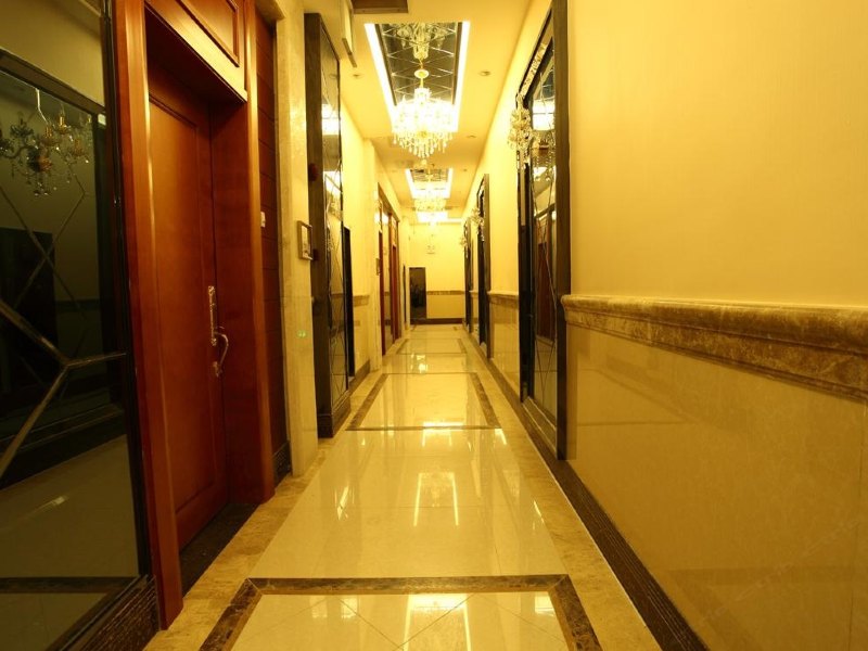 hotelPic