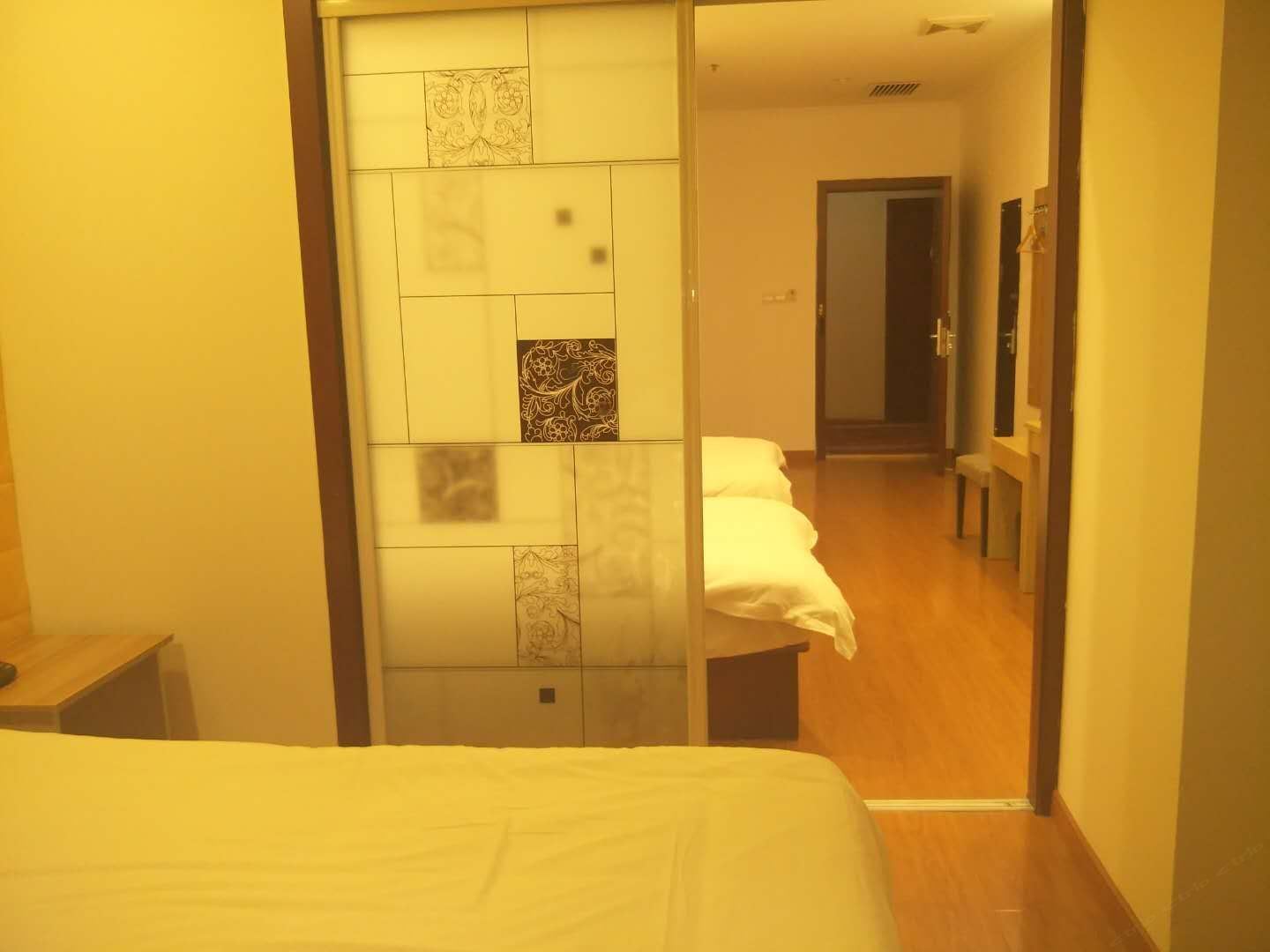 温馨三人间