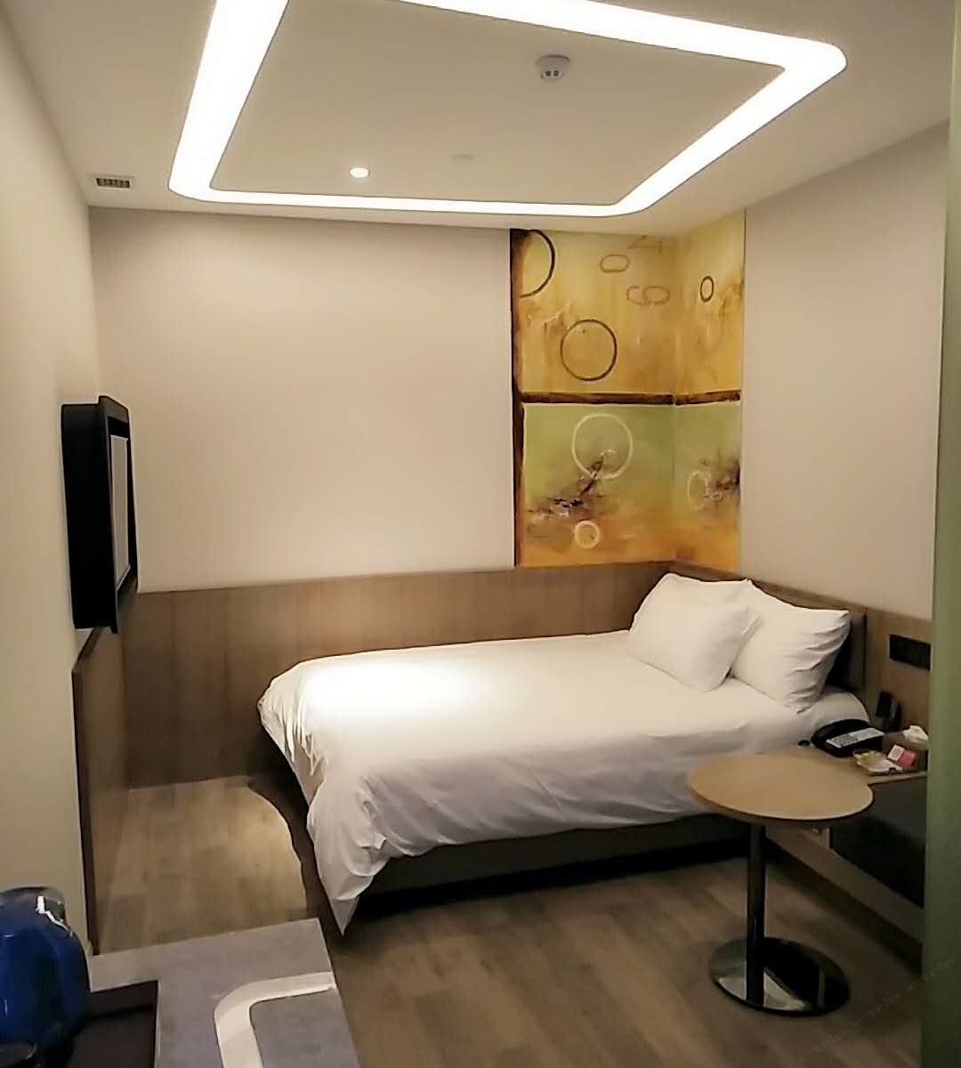 温馨大床房(无窗)
