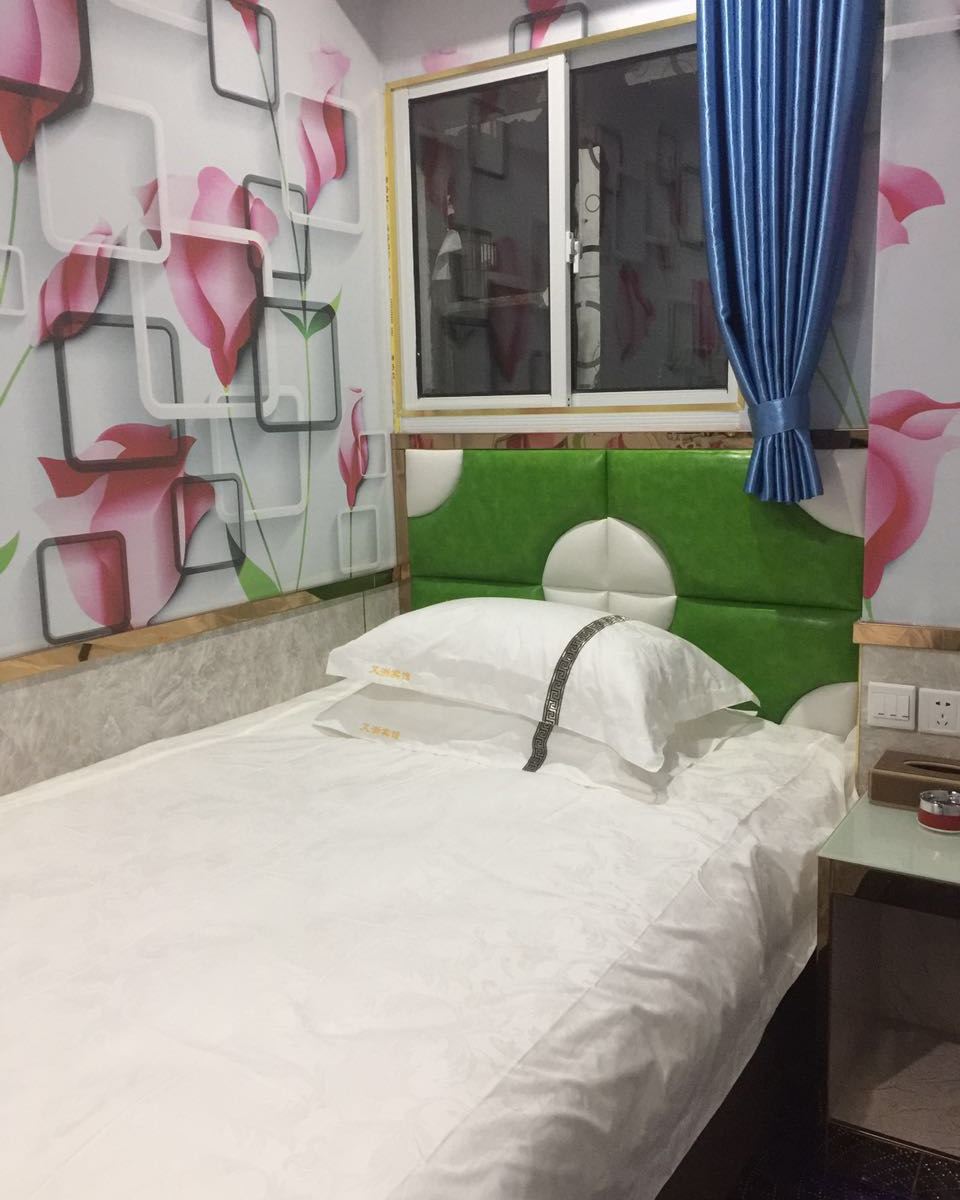 豪华大床间