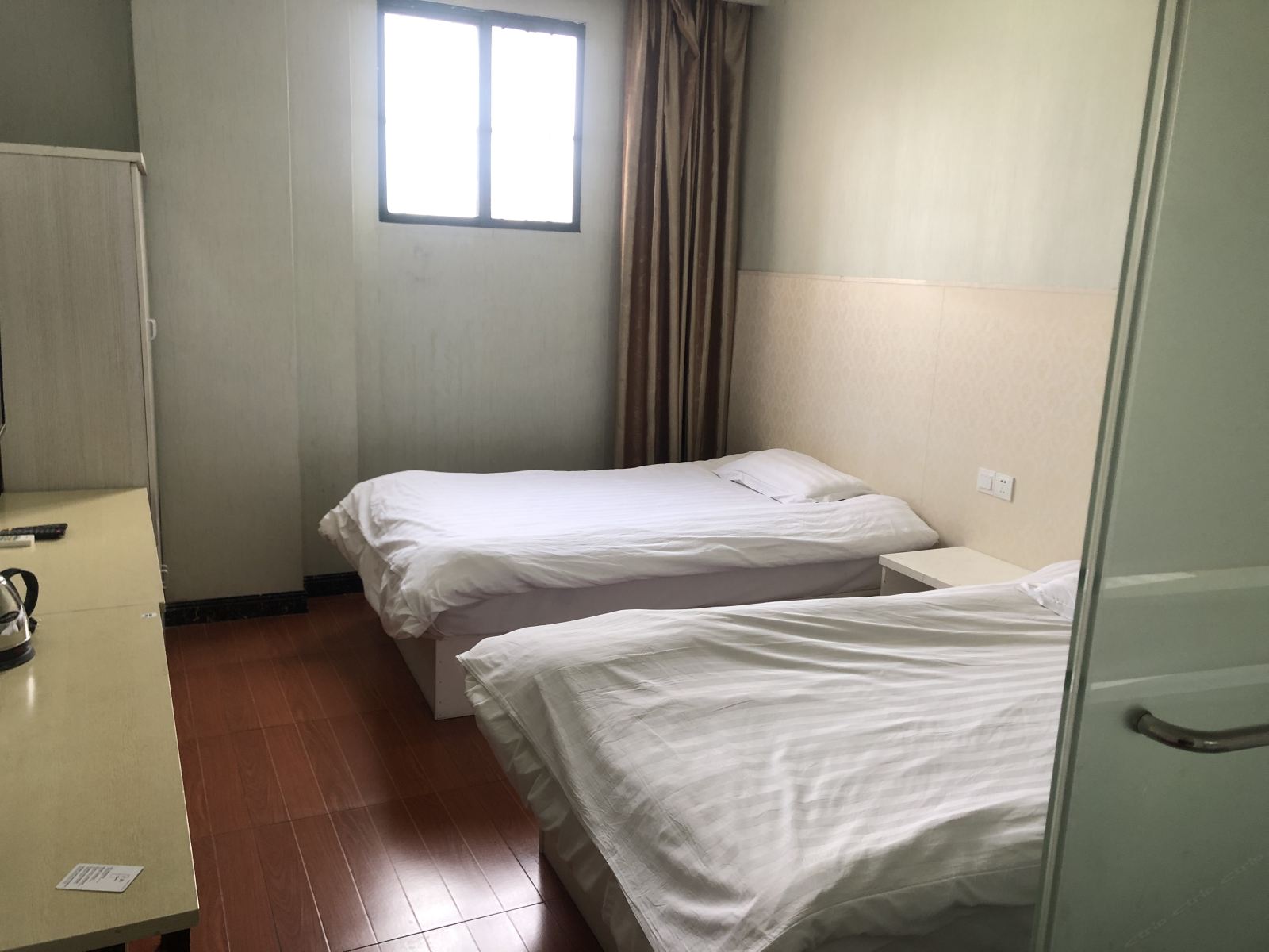 双床房