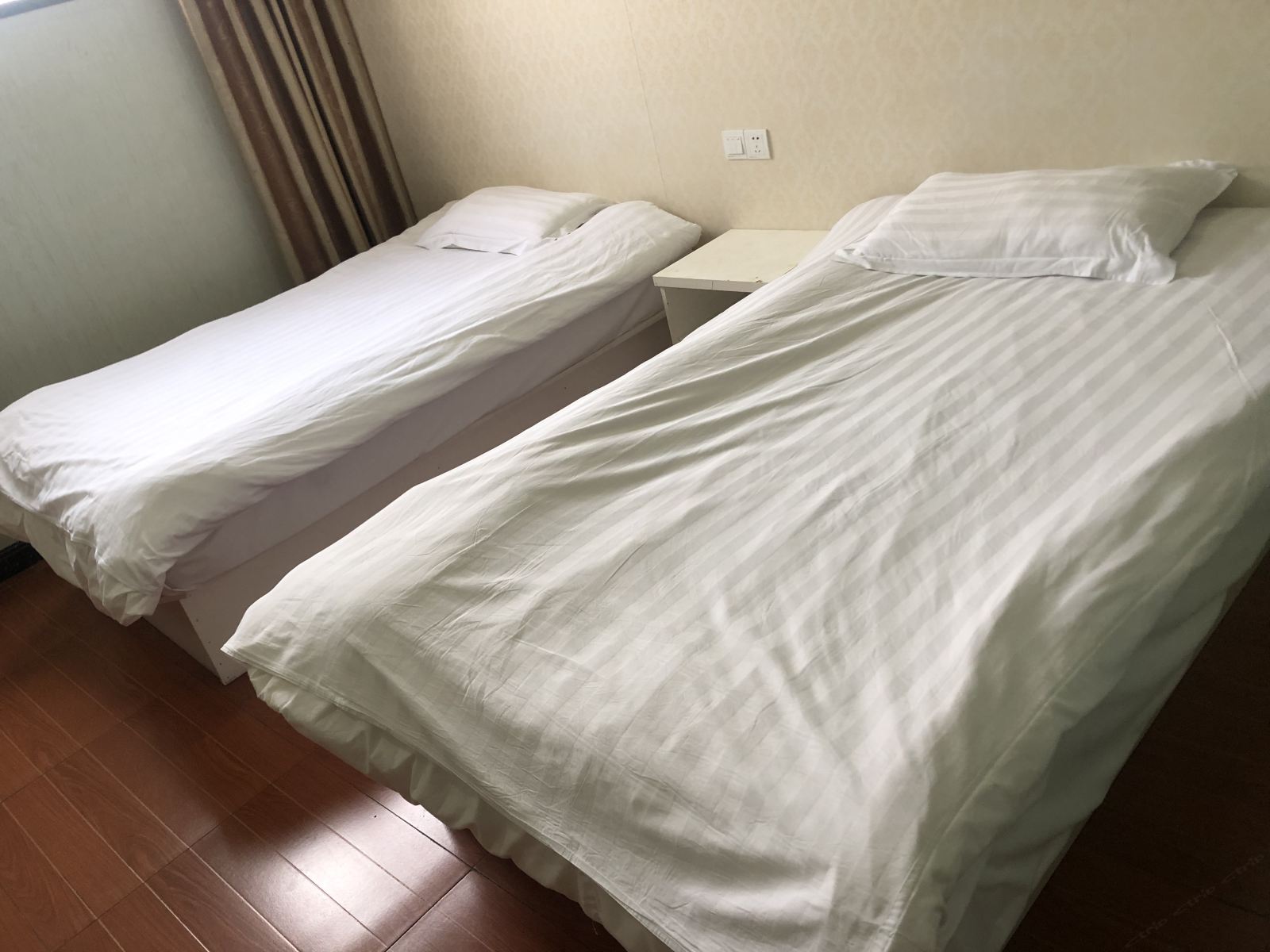 双床房