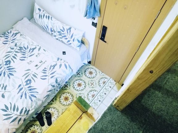 悠然阁楼大床房