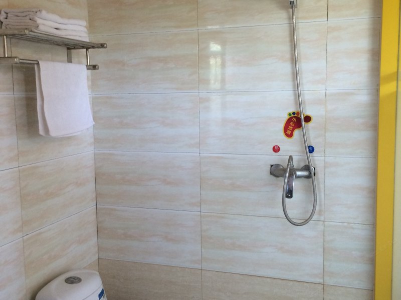 hotelPic