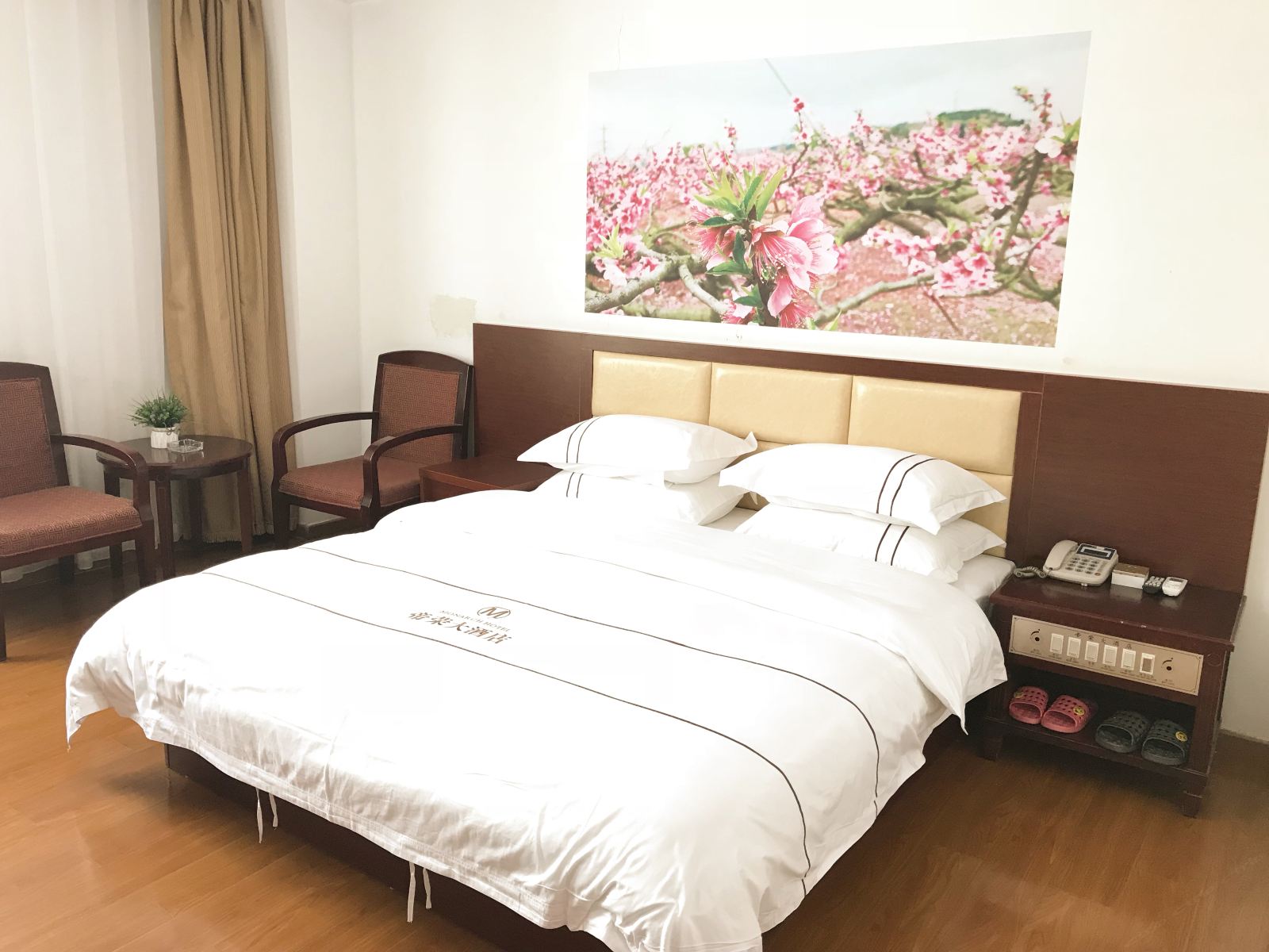 特价大床房（含停车位）