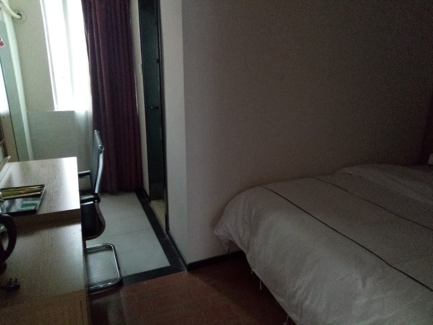 标准大床房