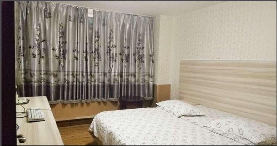 豪华大床房