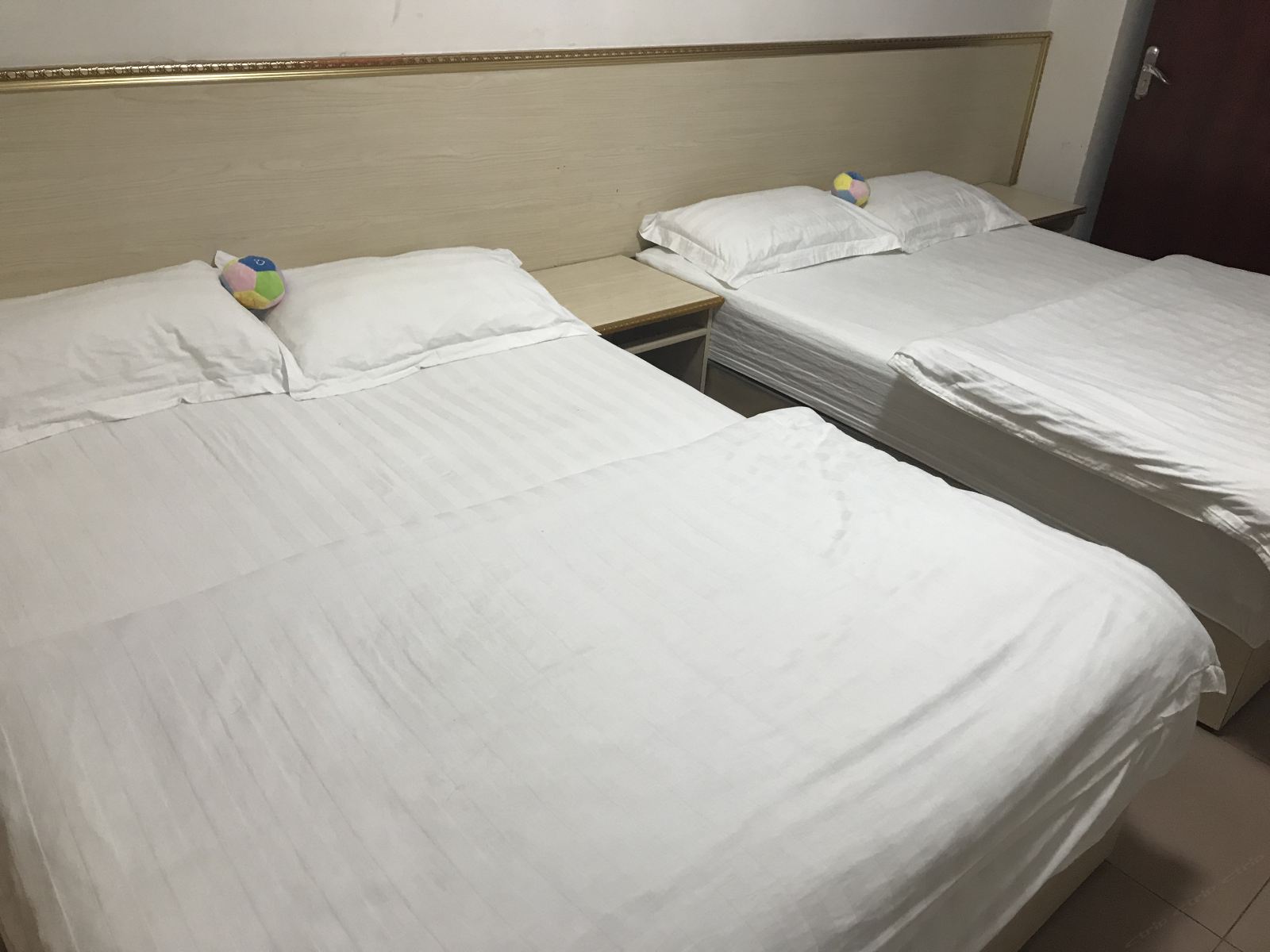 标准双床房