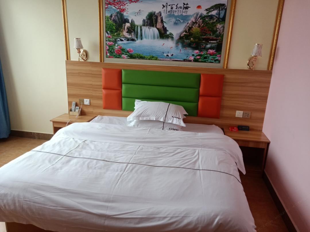 经济大床房