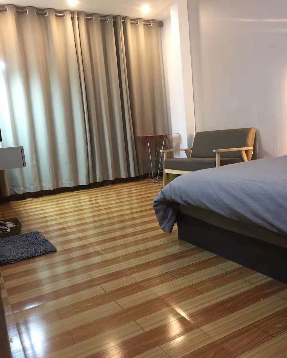 豪华大床房