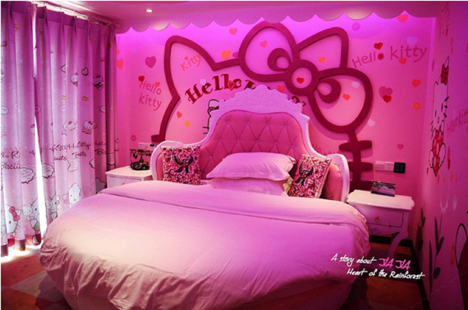 HelloKitty圆床房