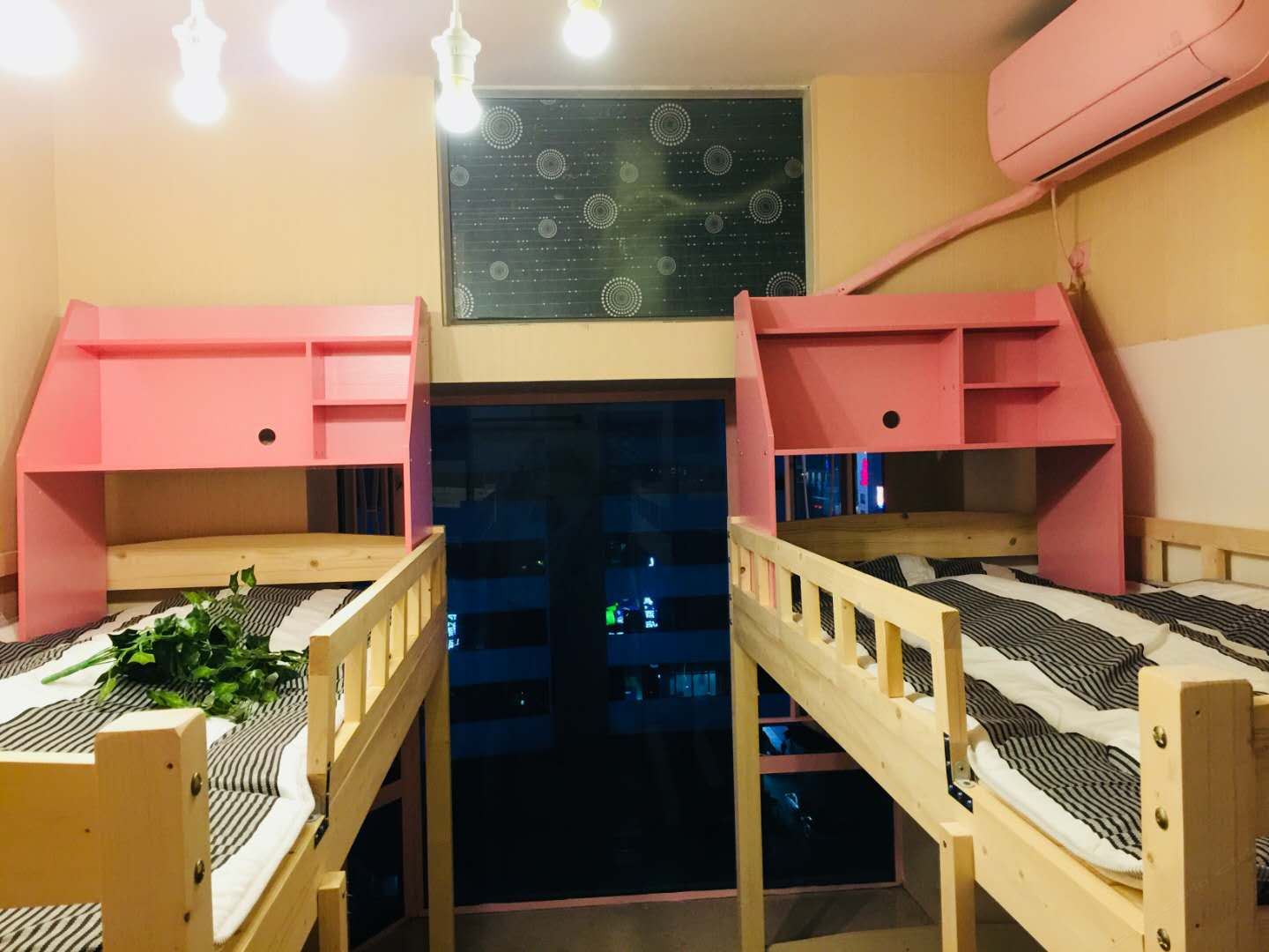 甜美四人间(床位房)(公共卫浴)