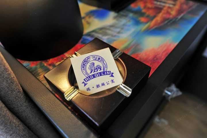 豪华麻将房