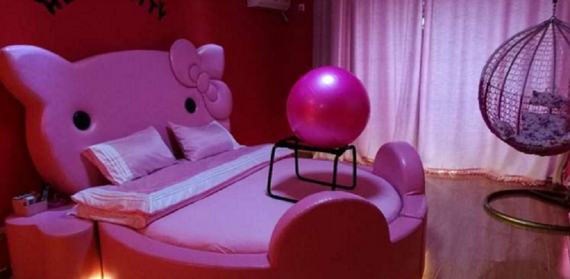 hellokitty梦幻水床房