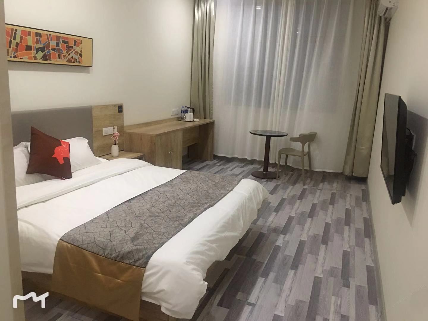 高级大床房