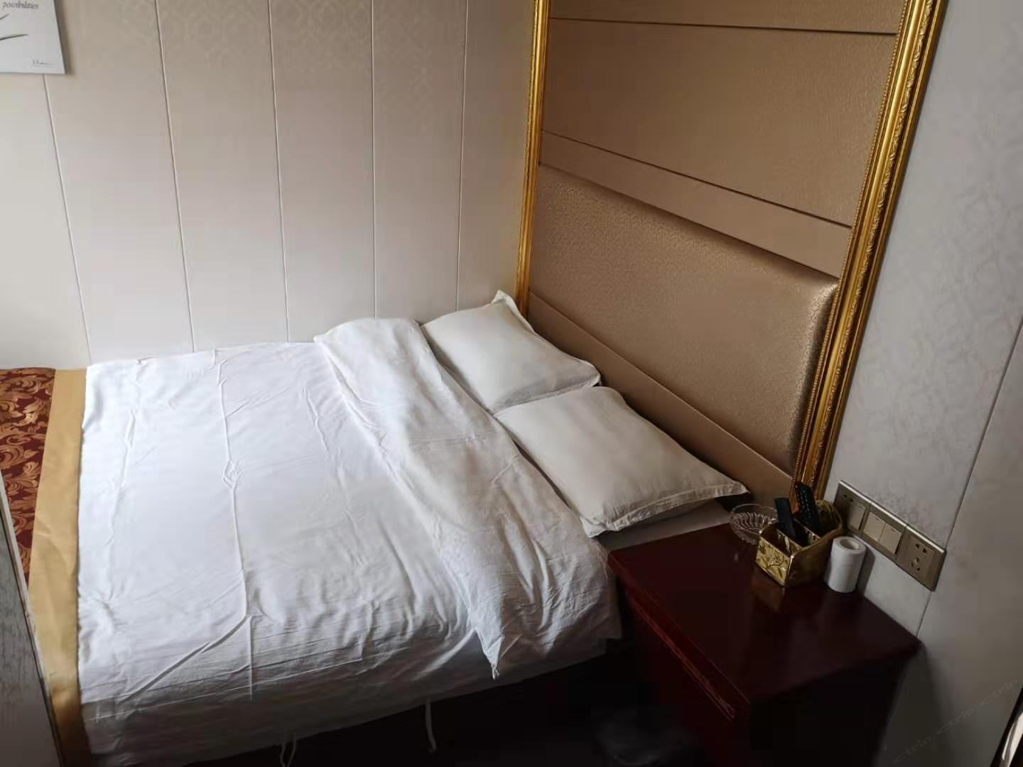 标准大床间