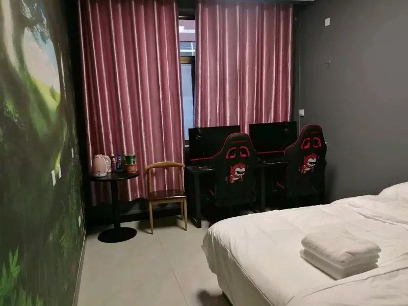 经济大床房