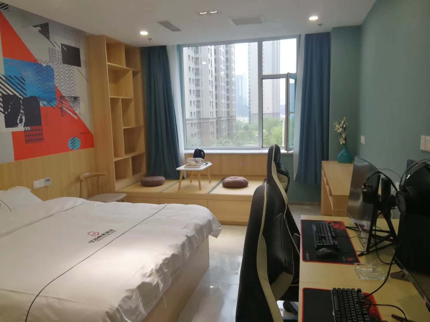 电竞二人间