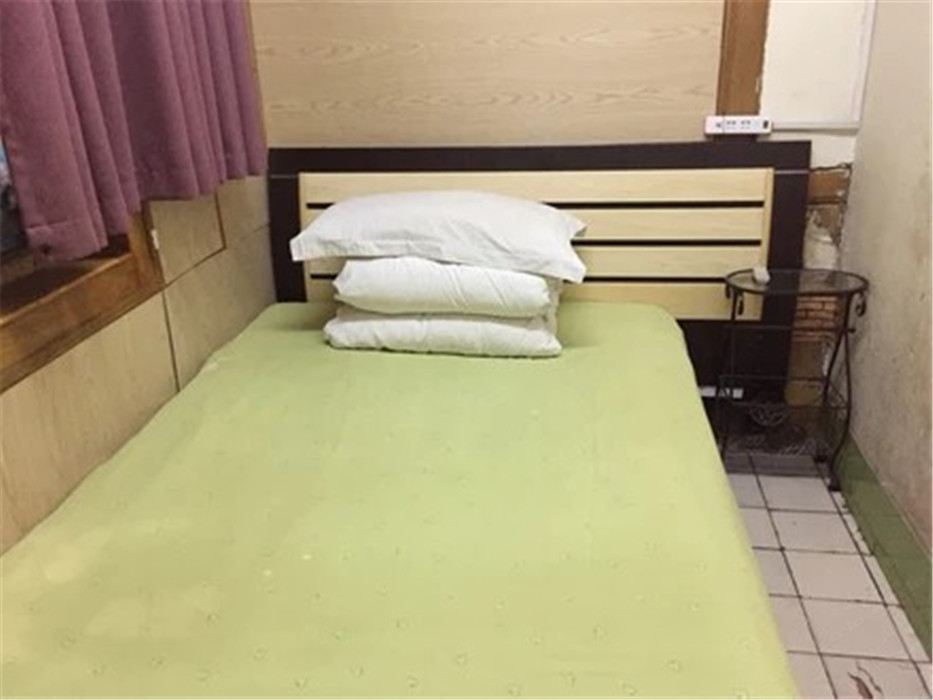 小单间（公用卫浴）
