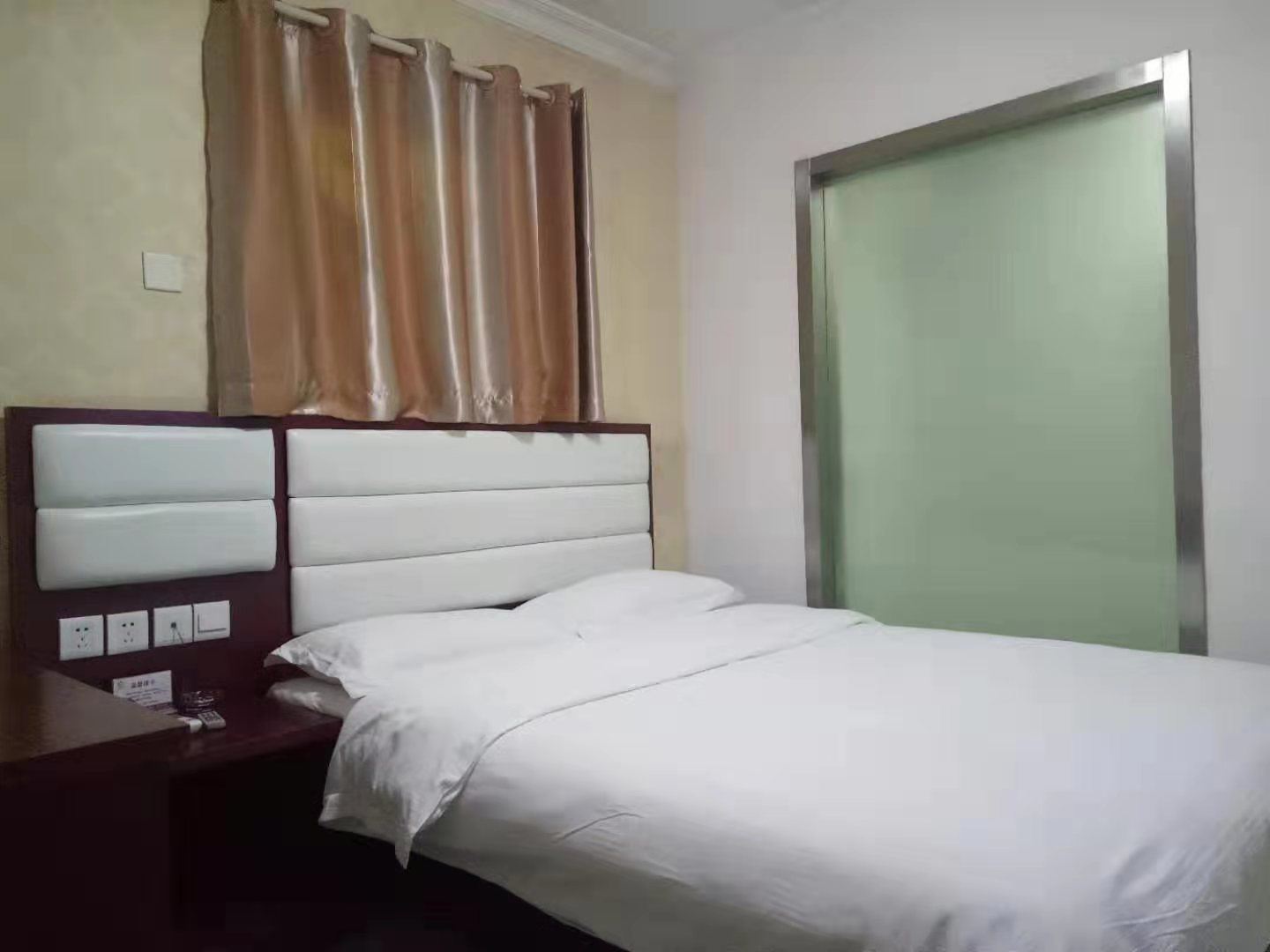 特惠大床房