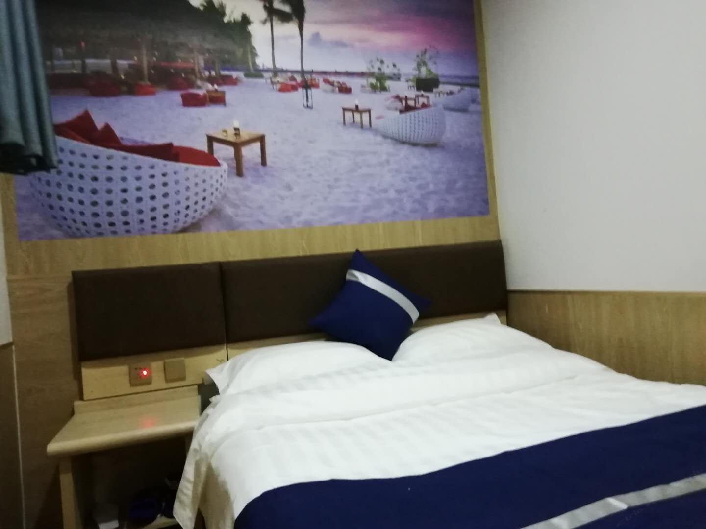 经济大床房
