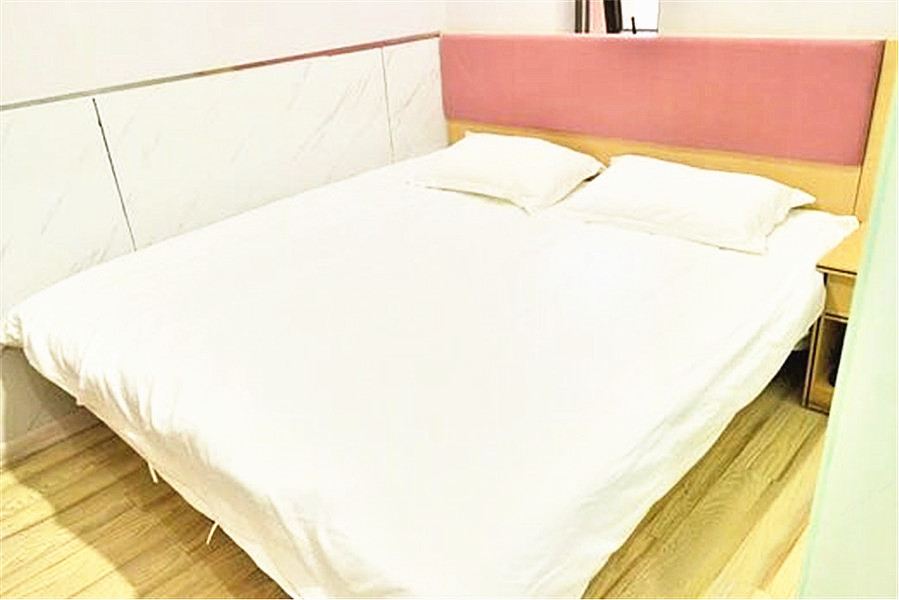 豪华大床间
