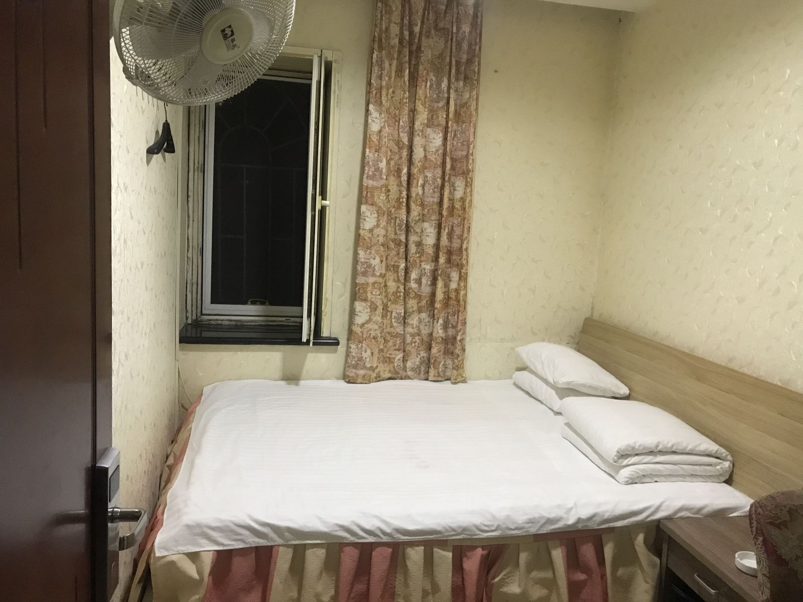 普通间
