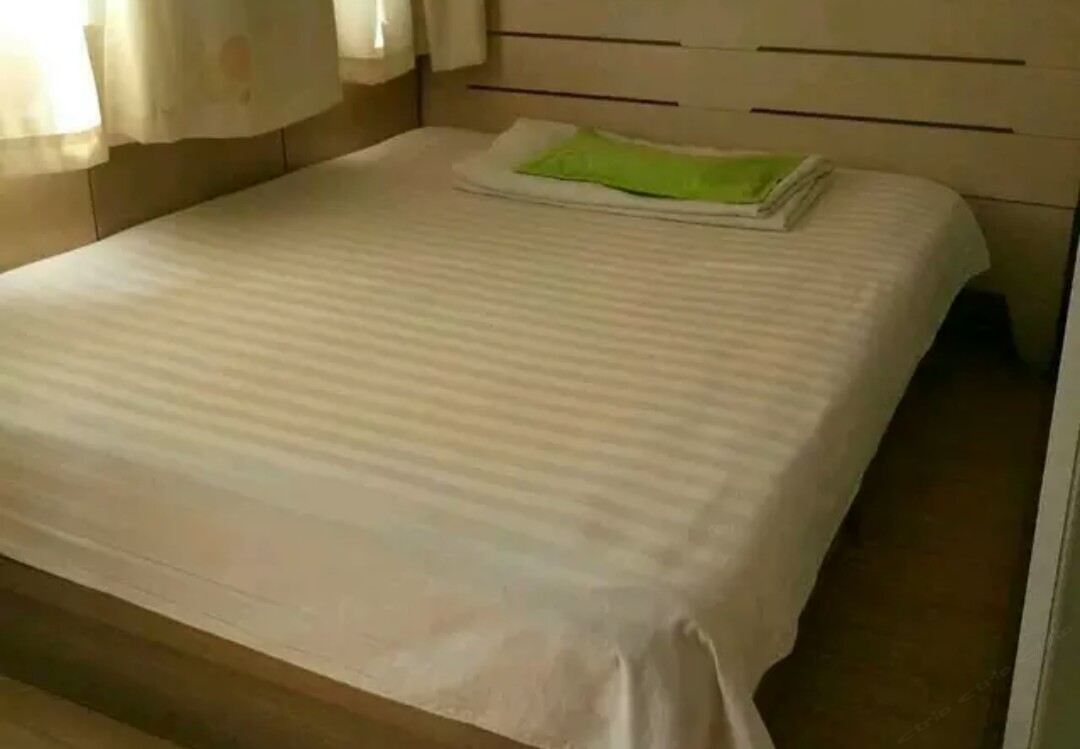 阳光大床房