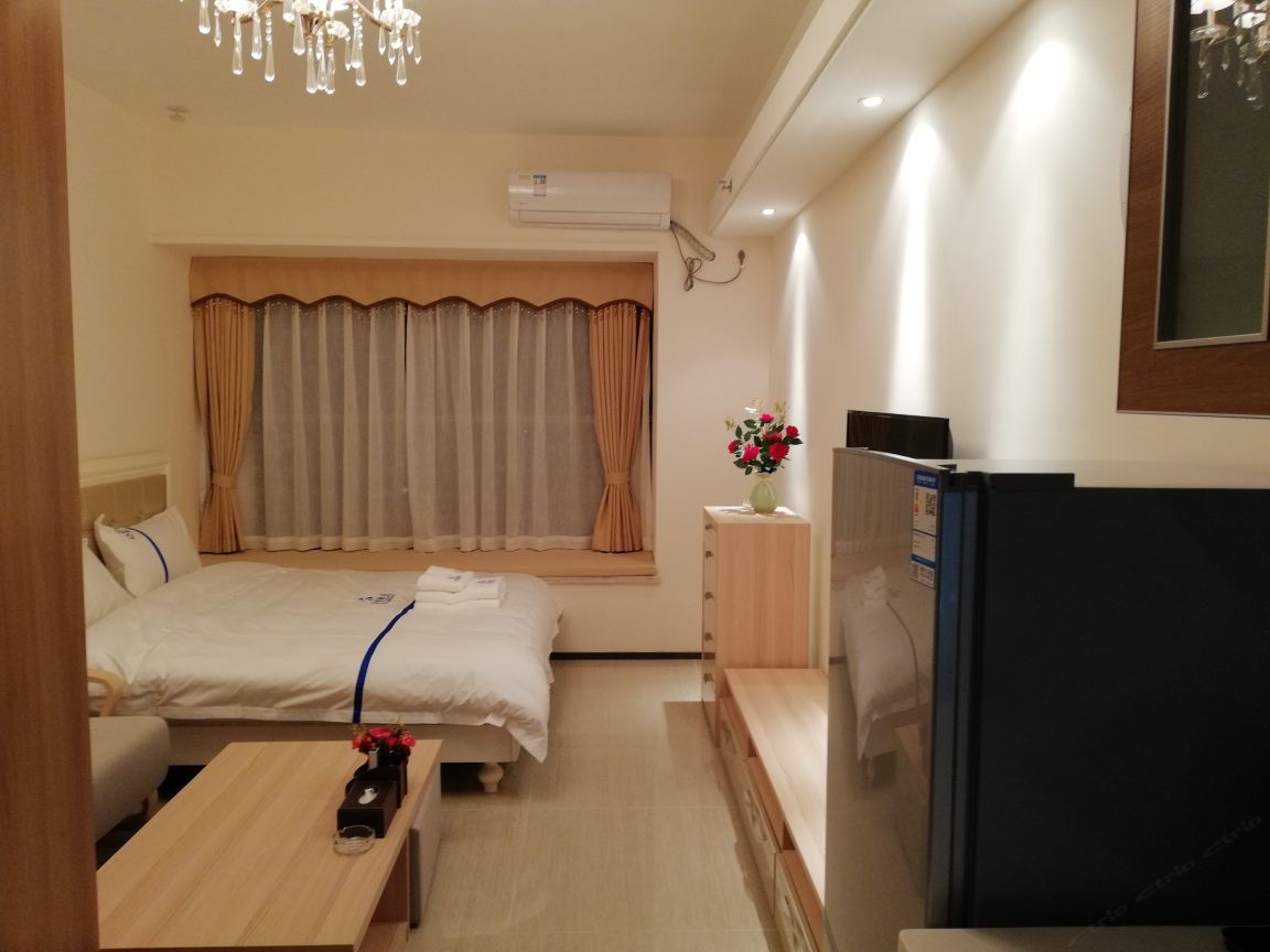 豪华大床房